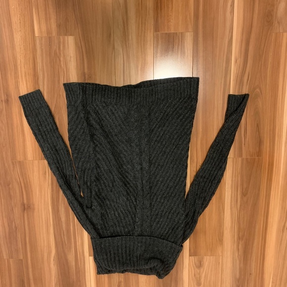 Grey Turtleneck Sweater - Picture 1 of 2